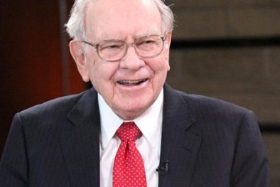 Tỷ phú Warren Buffett: Mua cổ phiếu tốt hơn nhiều so với vàng