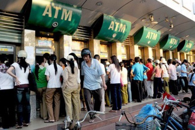 Các ngân hàng lớn tăng phí rút tiền: Tận thu hay bù lỗ?