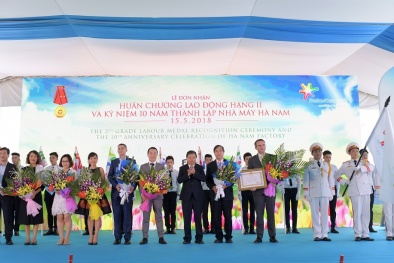 FrieslandCampina Hà Nam vinh dự đón nhận Huân chương Lao động hạng Nhì