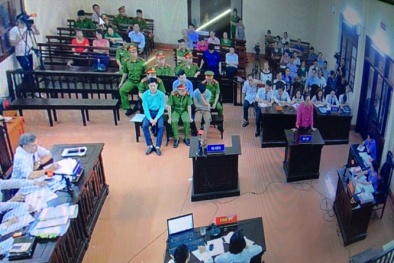 Xét xử BS Hoàng Công Lương: Nhiều người vỗ tay khi nghe lời khai của điều dưỡng trưởng
