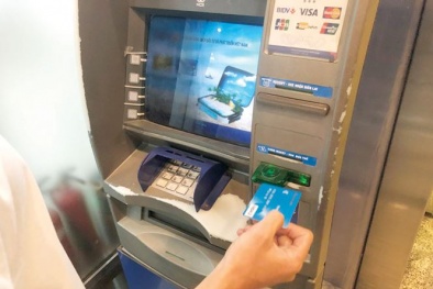 Những bí mật ẩn sau chiếc thẻ ATM mua tại chợ đen