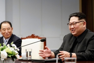 Cánh tay phải, người luôn sát cánh bên ông Kim Jong Un là ai?