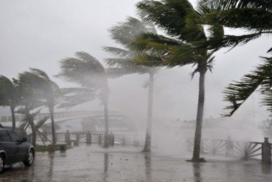 Tin mới nhất về cơn bão số 2 đang hoành hành phía Tây Bắc quần đảo Hoàng Sa
