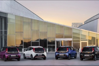 Toyota trình làng loạt ô tô cỡ nhỏ mới 'đẹp long lanh', giá từ 295 triệu đồng