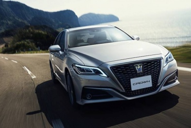Toyota Crown 2018 đẹp 'lung linh' chuẩn bị ra mắt có gì hấp dẫn?
