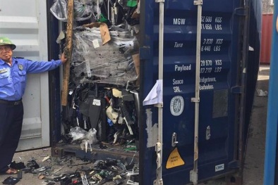 Hơn 3.000 container phế liệu 'vẫn ăn trực, nằm chờ' tại cảng Cát Lái