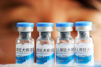 Trung Quốc: Hàng trăm nghìn lọ vắc-xin giả được cung cấp cho trẻ em gây phẫn nộ dư luận 