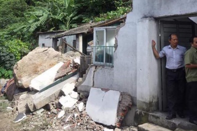 Quảng Ninh: Tảng đá 10 tấn sạt lở trúng nhà, nam thanh niên tử vong thương tâm
