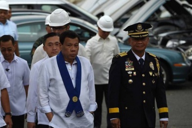 Philippines: Nghiền nát siêu xe Lamborghini và lô xe 70 chiếc nhập lậu trị giá gần 4 triệu USD