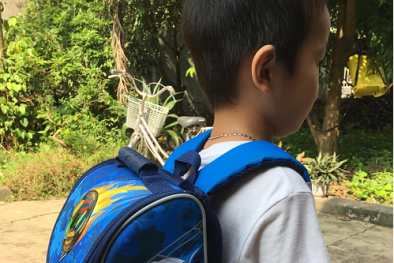 Cặp sách chống gù lưng có thật như quảng cáo?