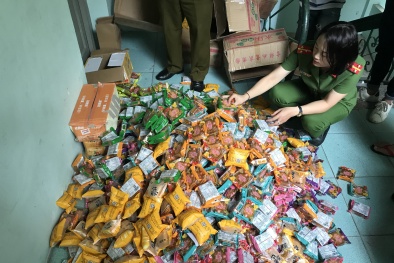 Tạm giữ hơn 1.000 chiếc bánh trung thu không rõ nguồn gốc