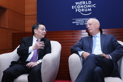 Bộ trưởng Chu Ngọc Anh tiếp kiến Chủ tịch điều hành Diễn đàn Kinh tế thế giới