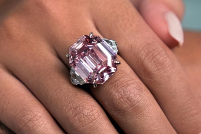 Đấu giá viên kim cương hồng quý hiếm 19 cara, dự kiến thu 1,2 nghìn tỷ đồng
