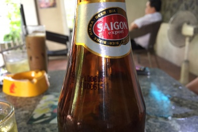 Vụ chai bia Sài Gòn bất thường: SABECO 'câu giờ', đối tượng bí ẩn đề nghị chấm dứt vụ việc