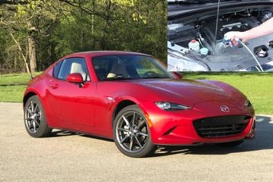 Rửa động cơ ô tô bằng nước sai cách có thể khiến tài xế 'ôm hận'