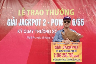 Xổ số Vietlott: Khách hàng Nghệ An để lộ mặt hoàn toàn khi nhận giải thưởng 2,5 tỷ