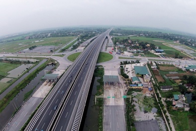 VEC nói gì về hàng ngàn xe hơi ‘vào không ra’ cao tốc Nội Bài – Lào Cai?