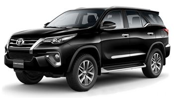 Dù bán cực chạy nhưng 'ông vua' gầm cao Toyota Fortuner 2018 vẫn lộ nhược điểm