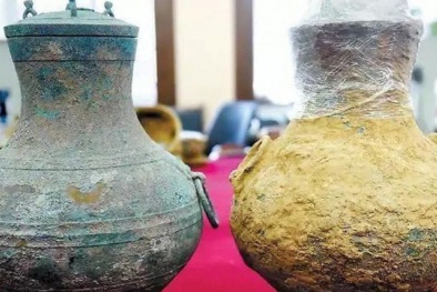 Trung Quốc: Phát hiện bình đồng chứa rượu cổ 2.000 năm tuổi của giới quý tộc xưa