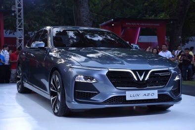 Ô tô sedan đẹp long lanh của VinFast: Giá lăn bánh bao nhiêu tiền?