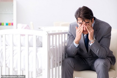 Những ông bố bị 'trầm cảm sau sinh' có thể sẽ khiến con gái mắc bệnh về tâm lý 