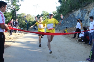 Number 1 Active đồng hành cùng giải việt dã leo núi Chinh phục đỉnh Bà Rá lần thứ 25