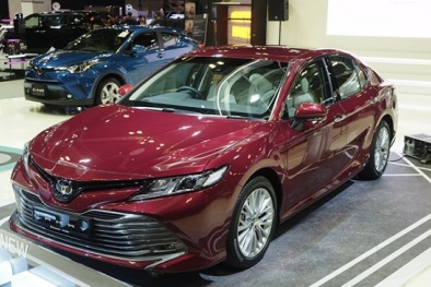 Toyota Camry 2019 giá 1 tỷ đồng chuẩn bị về Việt Nam có gì đáng chú ý?