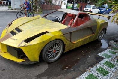 Malaysia: 'Hô biến' đống sắt vụn thành siêu xe Ferrari LaFerrari