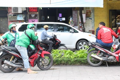 Xe ôm công nghệ đồng loạt tắt App bắt chẹt hành khách