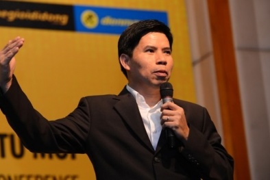 Từ chiếc điện thoại cũ, Chủ tịch Thế giới Di động hé mở chiến lược kinh doanh mới