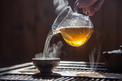 Cảnh báo nguy hiểm: Uống trà nóng dễ bị ung thư thực quản