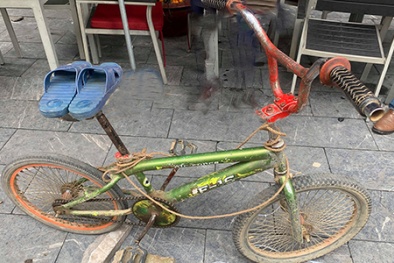 Bán đấu giá chiếc xe đạp không phanh của cậu bé Sơn La thu về 103 triệu đồng