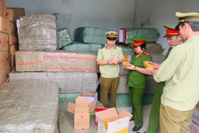  Bắt giữ gần 5 tấn bánh kẹo, đồ chơi trẻ em không rõ nguồn gốc ở Thanh Hoá