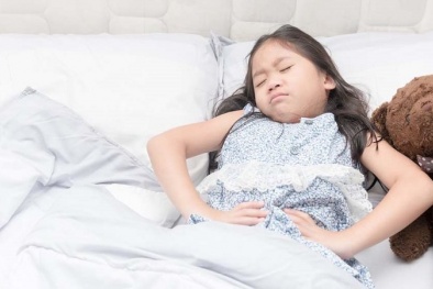 Trẻ bị đau dạ dày gia tăng: Nguyên nhân khiến cha mẹ giật mình