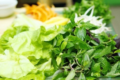 Chuyên gia khuyến cáo những ai ăn rau sống sẽ có hại sức khỏe
