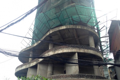 Tòa tháp 'ma' hoang lạnh, ngàn tỷ đổ nát giữa Thủ đô