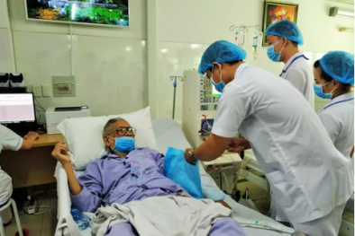 Bệnh viện đầu tiên tại Việt Nam có đơn nguyên thận nhân tạo đạt chứng nhận ISO 9001:2015