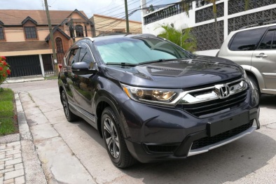 Chiếc ô tô SUV Honda CR-V đang được đại lý giảm giá mạnh 70 triệu đồng/chiếc