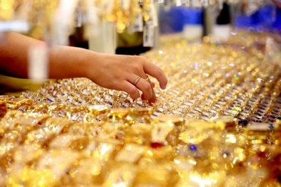 Giá vàng hôm nay: Giá vàng giảm, tuột mốc 40 triệu đồng/lượng