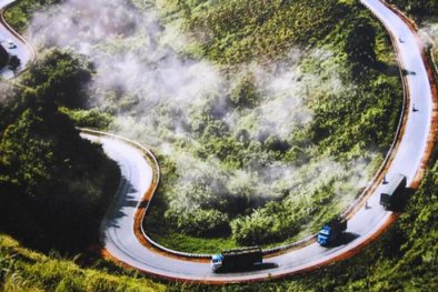 Nguy hiểm 'chết người' nếu mắc sai lầm khi phanh ô tô trong khúc cua