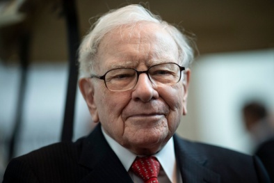 Warren Buffett: Đây là sai lầm số 1 mà cha mẹ mắc phải khi dạy con về tiền bạc