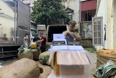 Thu giữ kem dưỡng da, nước vẽ mi mắt không rõ nguồn gốc