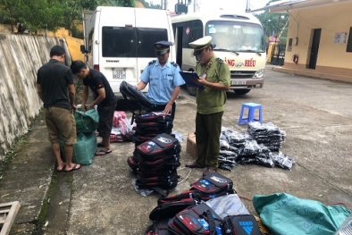 Thu giữ lượng lớn ba lô học sinh có dấu hiệu giả mạo nhãn hiệu nổi tiếng