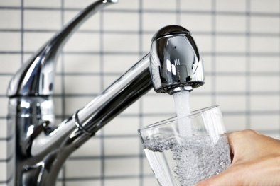 Nước máy chứa flouride: Sự tiếp xúc của người mẹ có thể ảnh hưởng đến IQ con