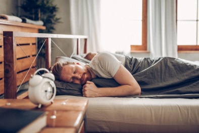 Người ngủ quá ít hoặc quá nhiều dễ lên cơn đau tim hơn người bình thường