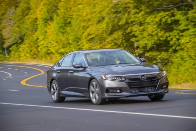 Đẹp ‘long lanh’ giá chỉ hơn 500 triệu, Honda Accord 2020 có ứng dụng gì đặc biệt?