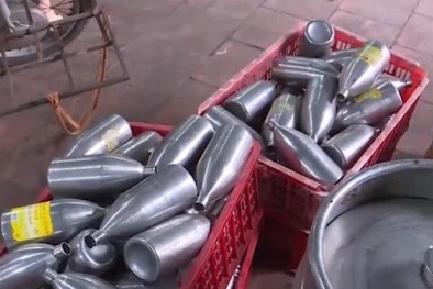 Phát hiện xưởng sản xuất bia có dấu hiệu nhập nhèm nhãn mác