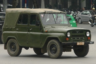 Xe UAZ giá chỉ từ 10 triệu đồng bán tại Việt  Nam