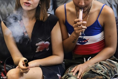 Tăng độ tuổi mua thuốc lá để bảo vệ thanh thiếu niên khỏi thuốc lá điện tử