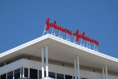 Johnson & Johnson đồng ý bị phạt 20,4 triệu USD khi dịch bệnh opioid bùng phát mạnh mẽ
